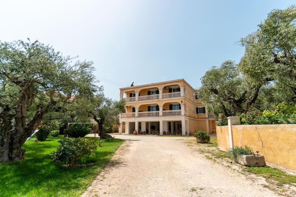 Sunny Aprt At Klelia Cottage Psarou  Exterior photo